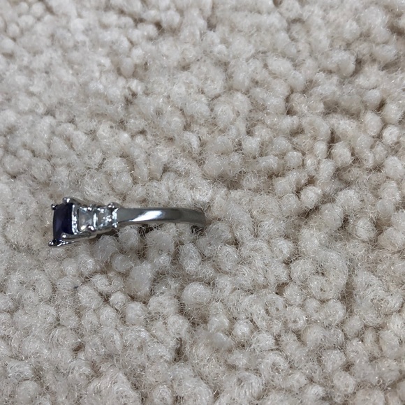 Blue and silver faux gem ring - Picture 2 of 5